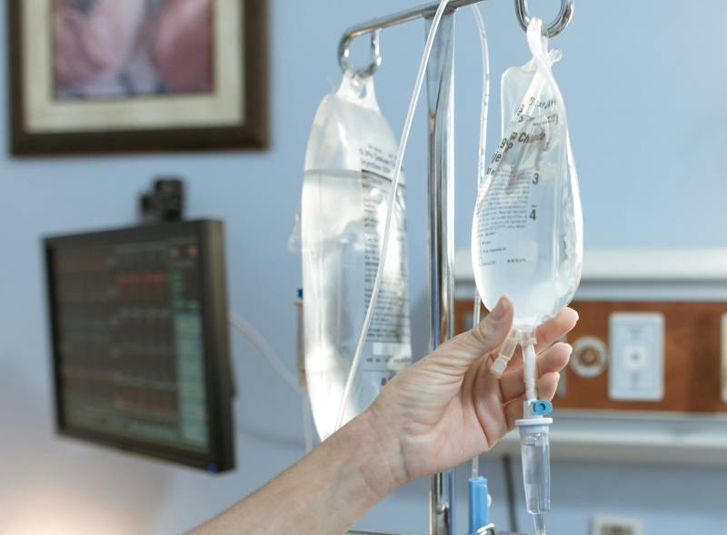 Location de pied à perfusion pour lit médicalisé dans toute la France